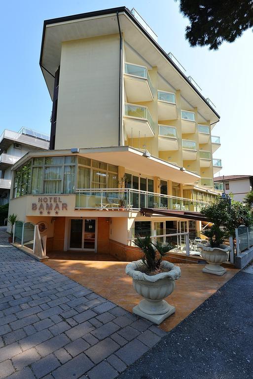 Hotel Bamar Pinarella Exteriör bild